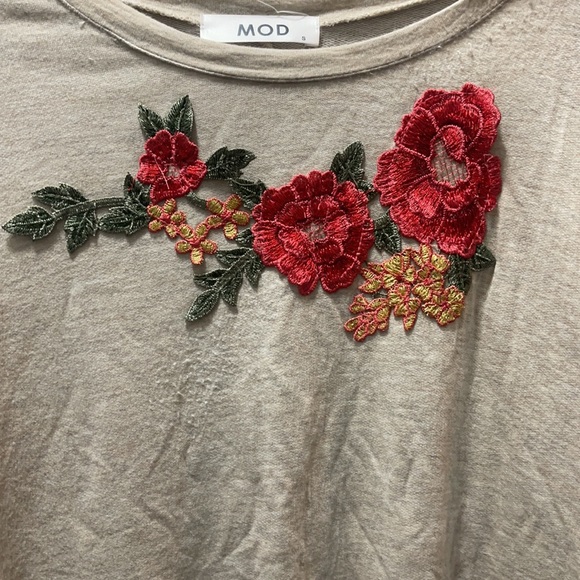 Mod boutique rose top - Picture 3 of 4